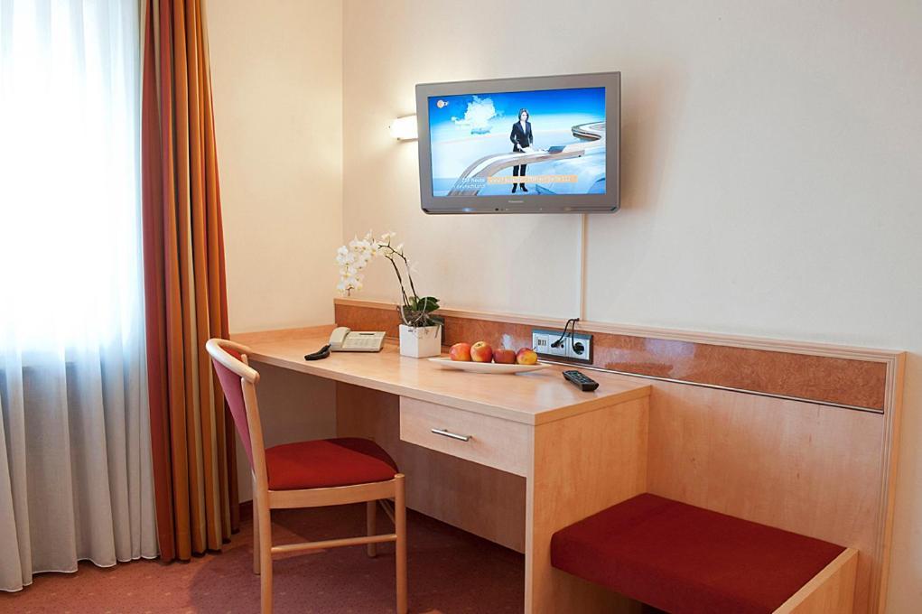 Garni Hotel Schumacher Filderstadt Room photo