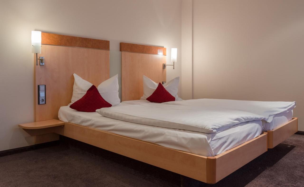 Garni Hotel Schumacher Filderstadt Exterior photo